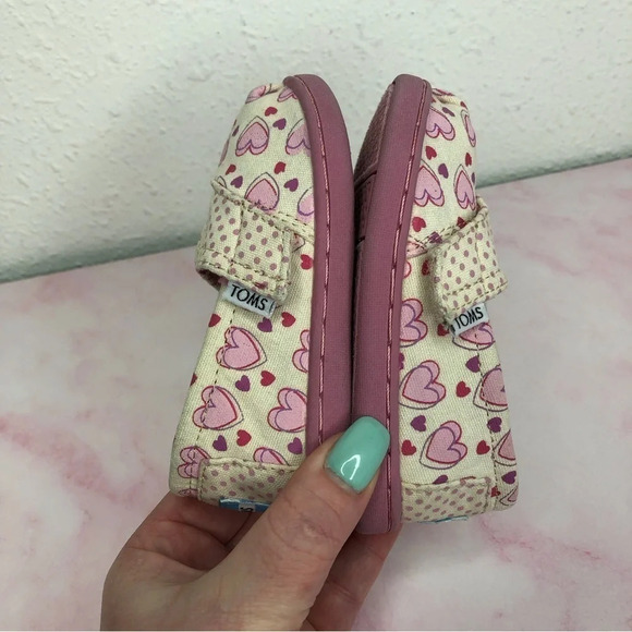 Toms shoes Valentines collection pink hearts & polka dots slip on size 5 infant - Picture 10 of 10